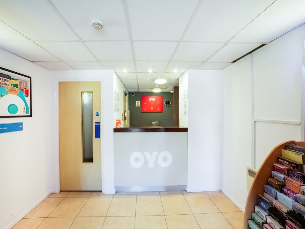OYO Sunrise Hotel, A46 N Leicester 3