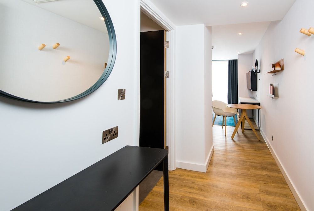 Staybridge Suites Cardiff, an IHG Hotel 2