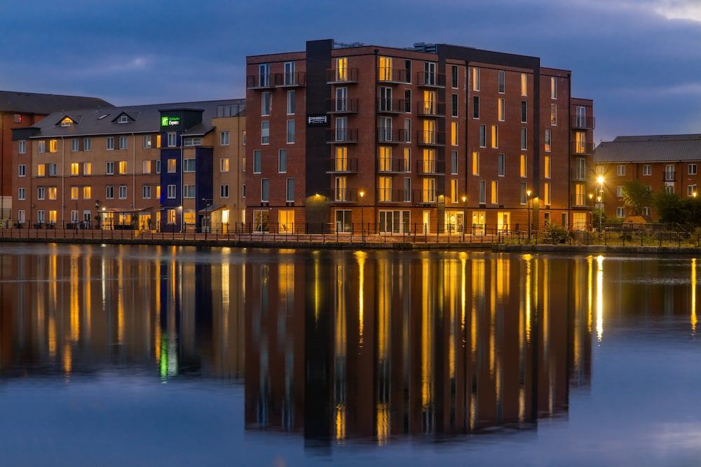 Staybridge Suites Cardiff, an IHG Hotel 4 estrellas en Cardiff