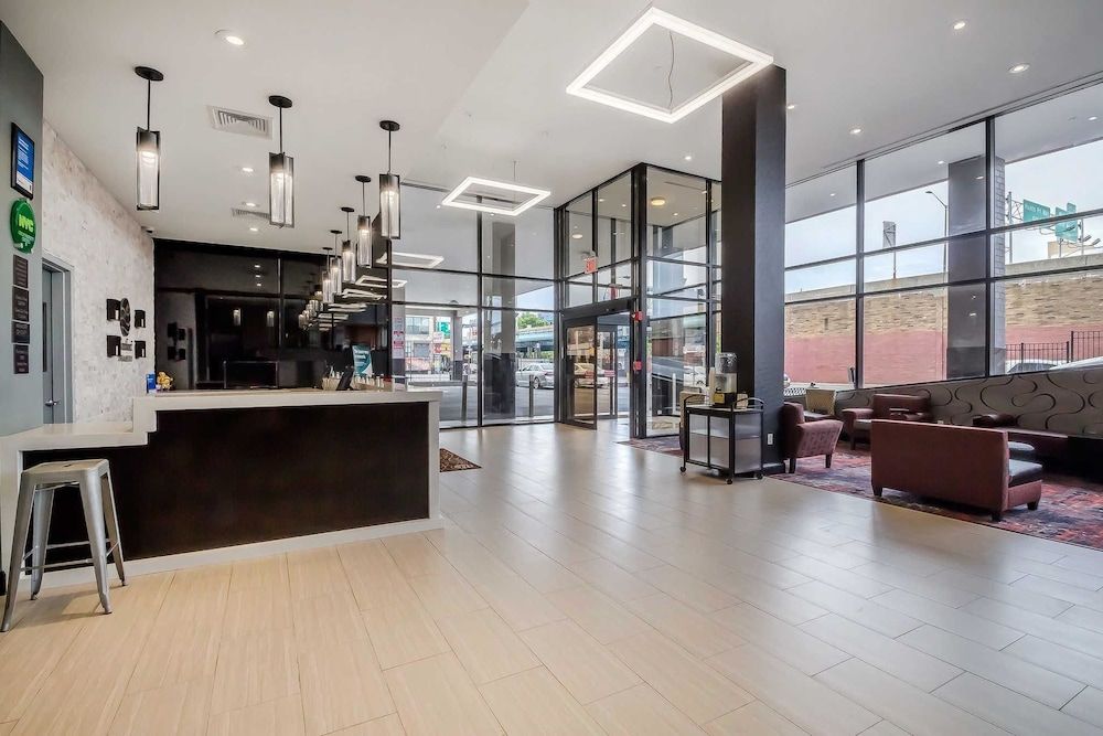 Comfort Inn & Suites near Stadium 3