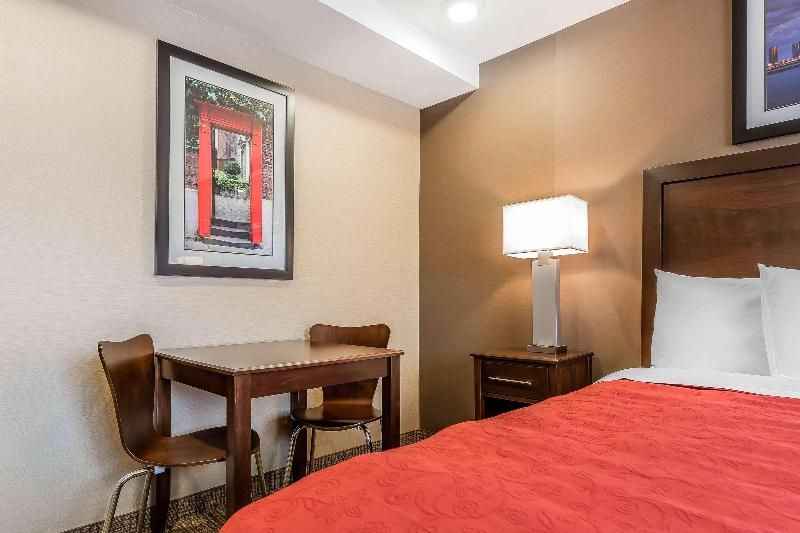 Rodeway Inn Chicago-Evanston 3