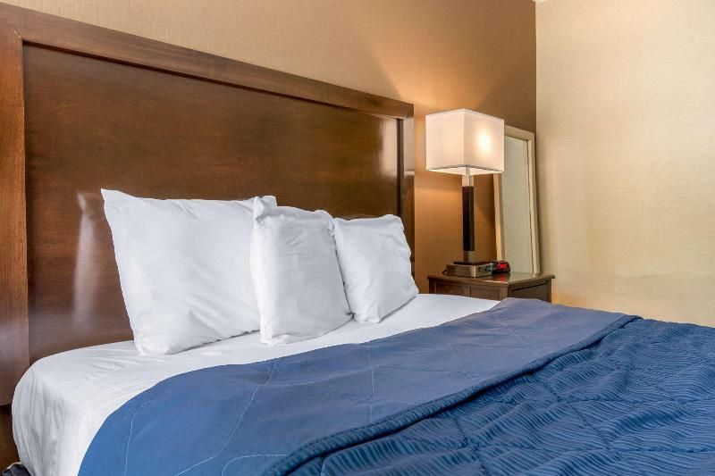 Rodeway Inn North Chicago 3