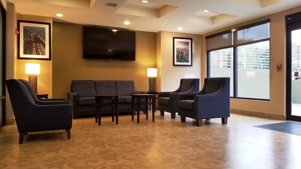 Days Inn by Wyndham Brooklyn Marine Park 3