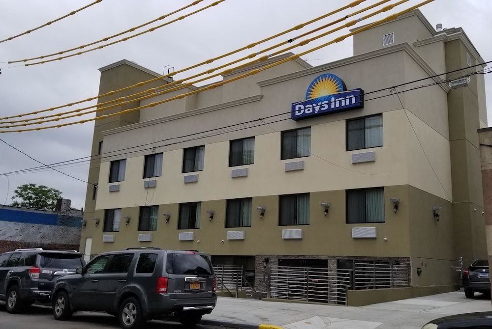 Days Inn by Wyndham Brooklyn Marine Park 1