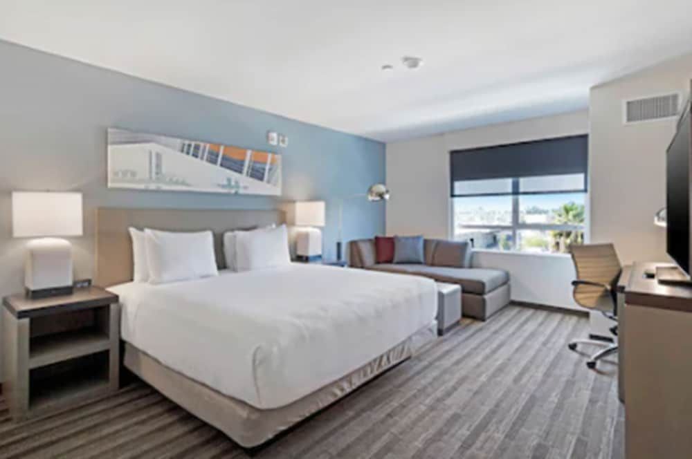 Hyatt House LA - University Medical Center 3