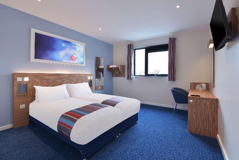 Travelodge Park Royal 2