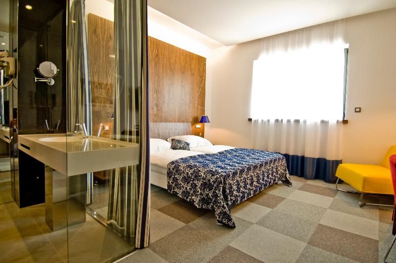 Hotel IN 2