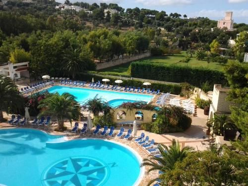 Baia Degli Aranci Suite & Apartments 3