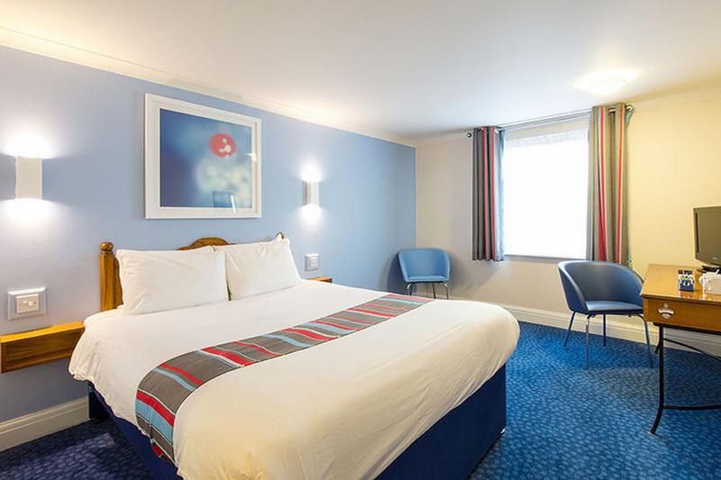 Travelodge Cardiff Airport Hotel 3