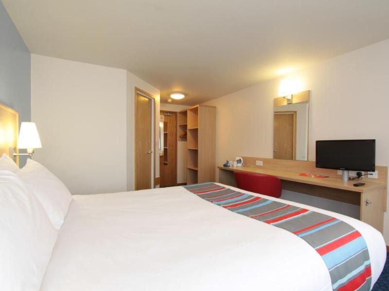 Travelodge Newbury Tot Hill 2