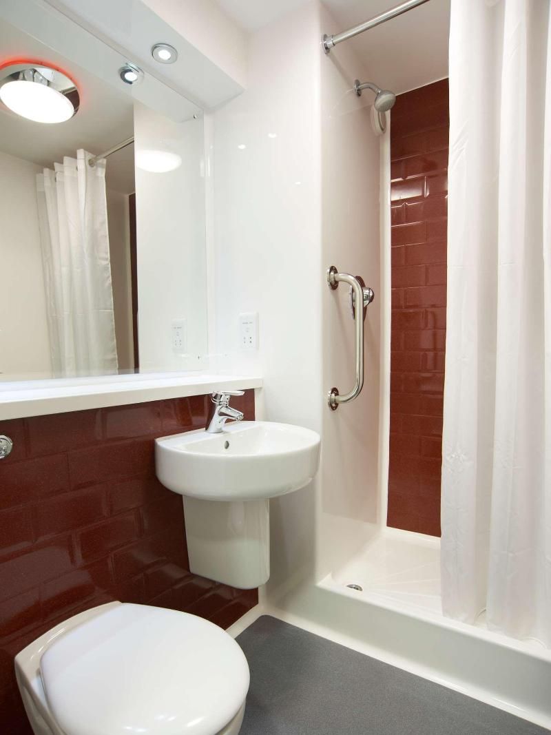 Travelodge London Twickenham 3
