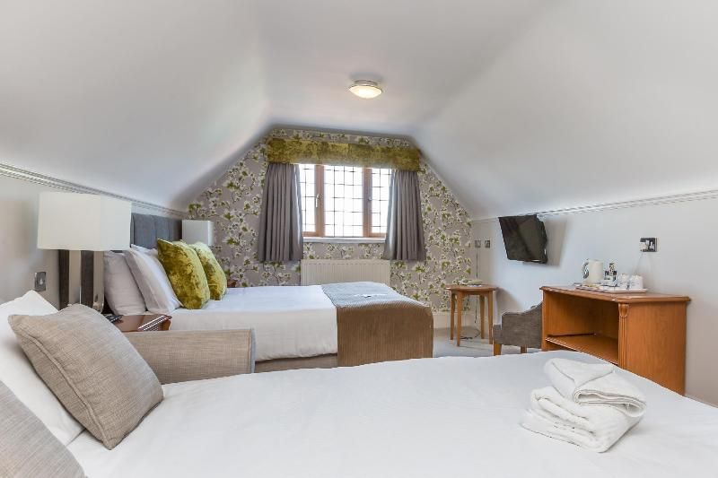 De Rougemont Manor Hotel 3