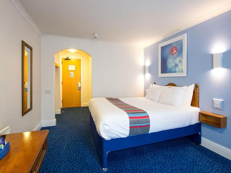 Travelodge Northampton Wootton 3