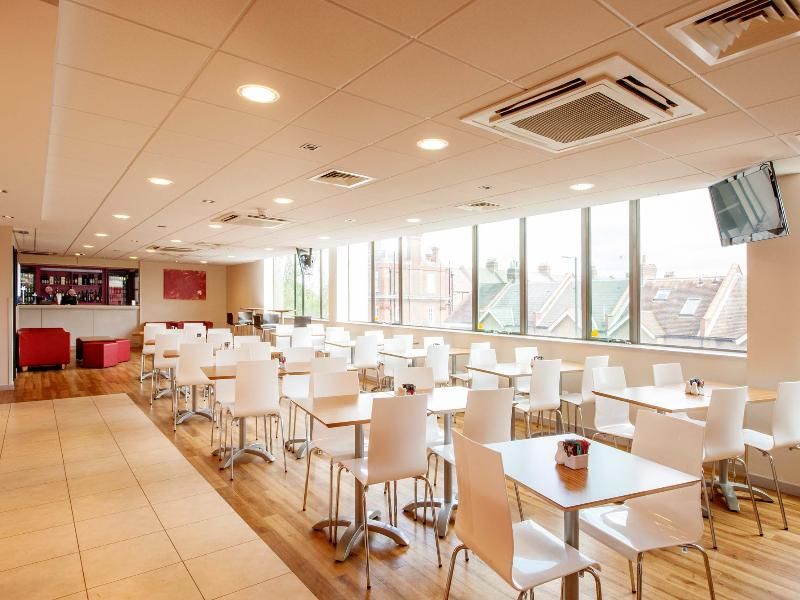 Travelodge London Teddington 3 estrellas en Londres