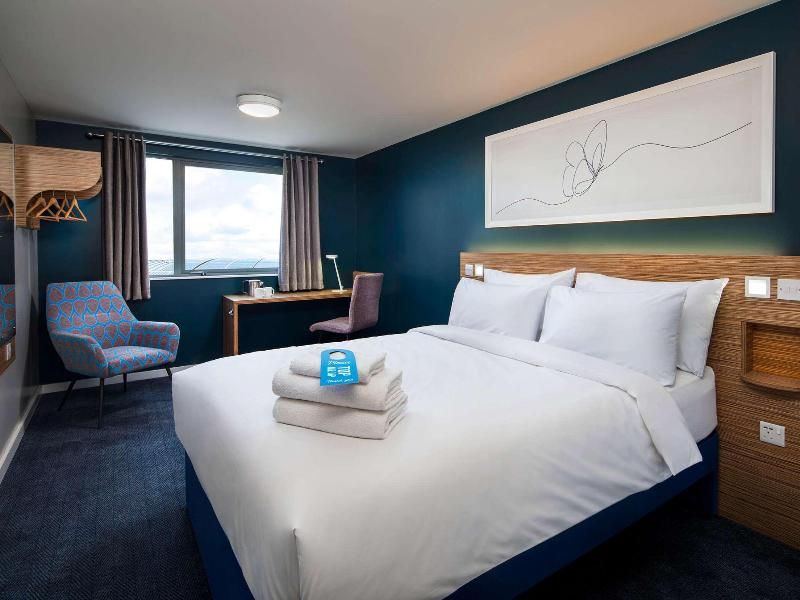 Travelodge London Raynes Park 2