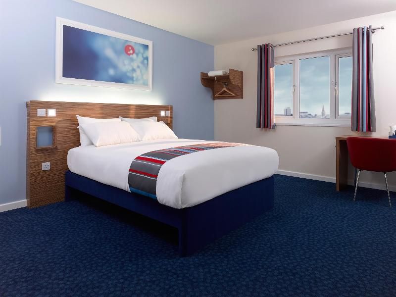Travelodge Winnersh Triangle 3