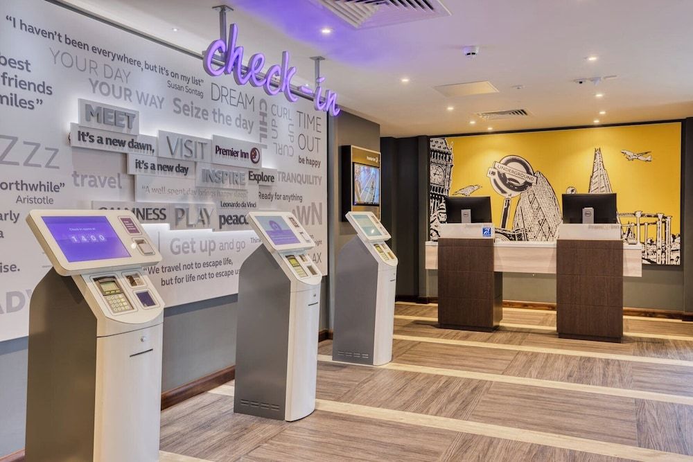 Premier Inn London Southwark - Southwark Station 1