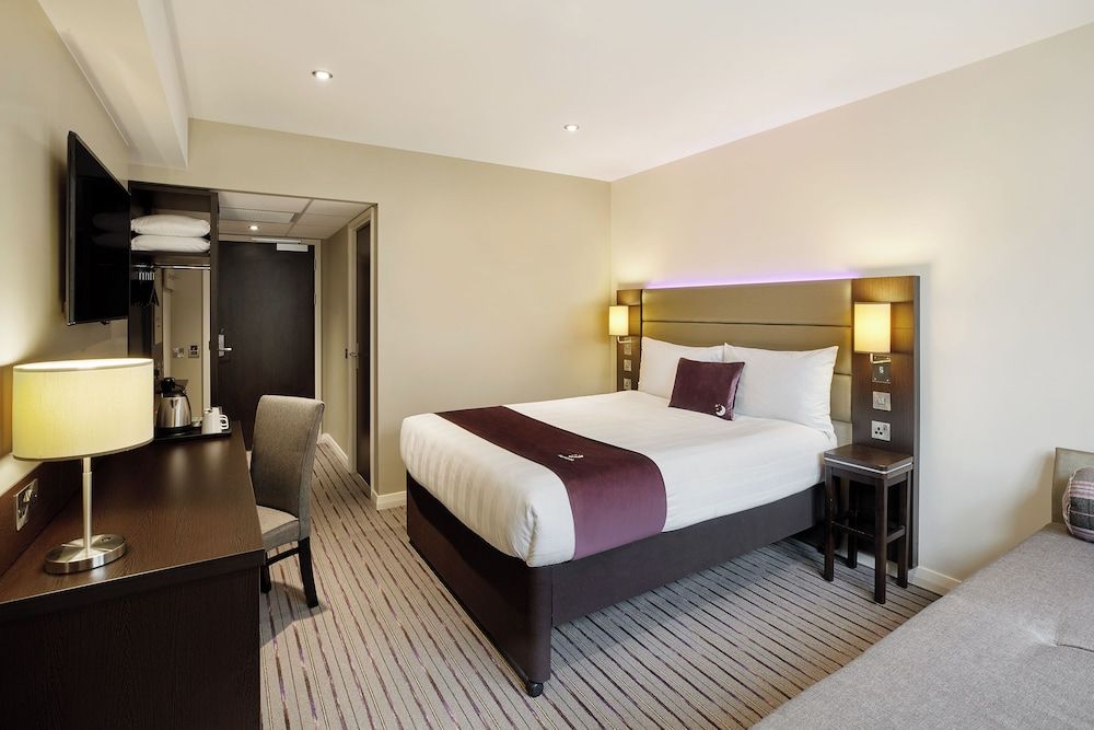 Premier Inn London Southwark - Southwark Station 2