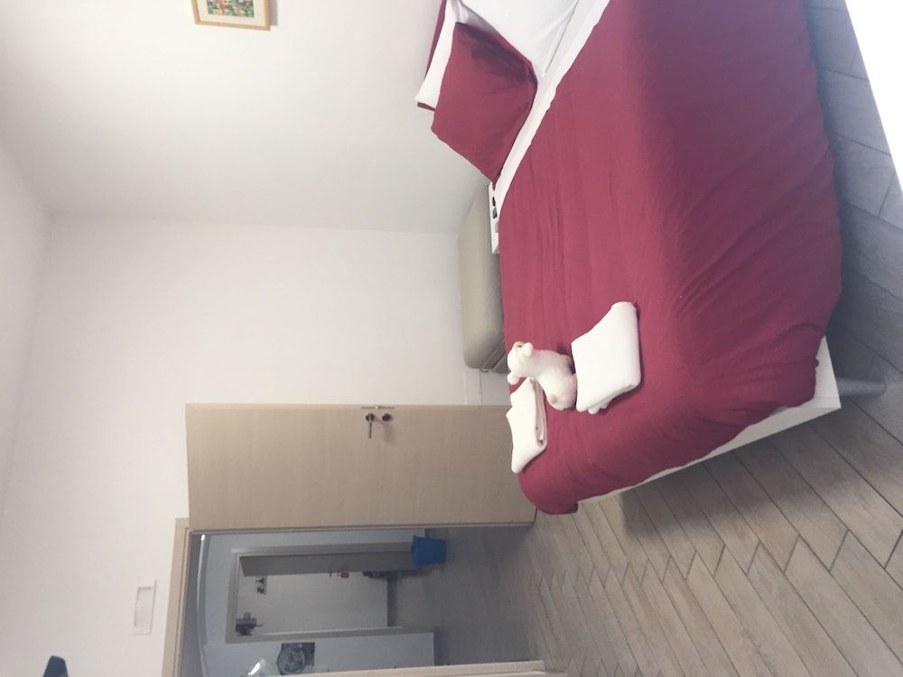 Margherita Queen Home 2