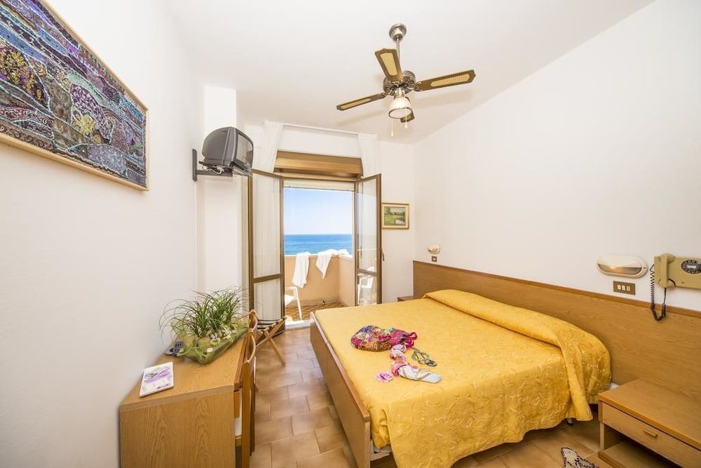 Hotel Touring Misano Adriatico 3 estrelas em Misano Adriatico