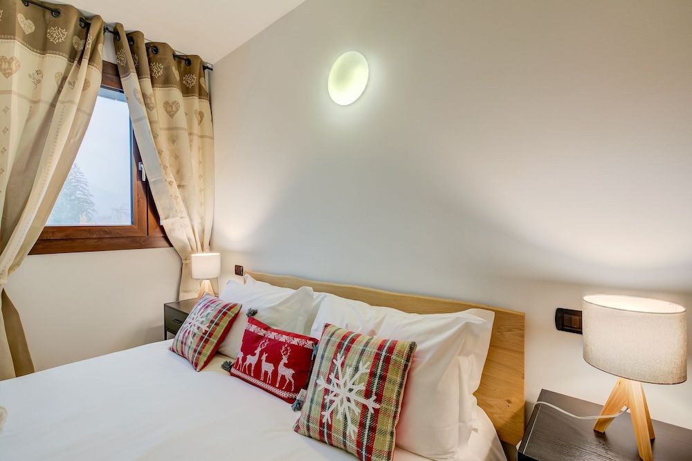 L' Aquila Campo Smith On The Ski Slopes 2