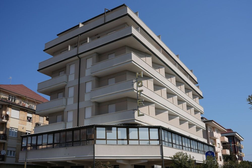 Hotel Riviera 3 étoiles à Porto San Giorgio