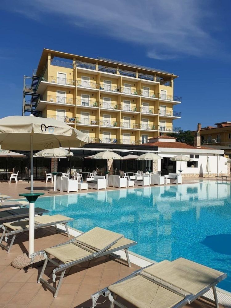 Hotel Club Sabbiadoro 4 estrelas em Battipaglia
