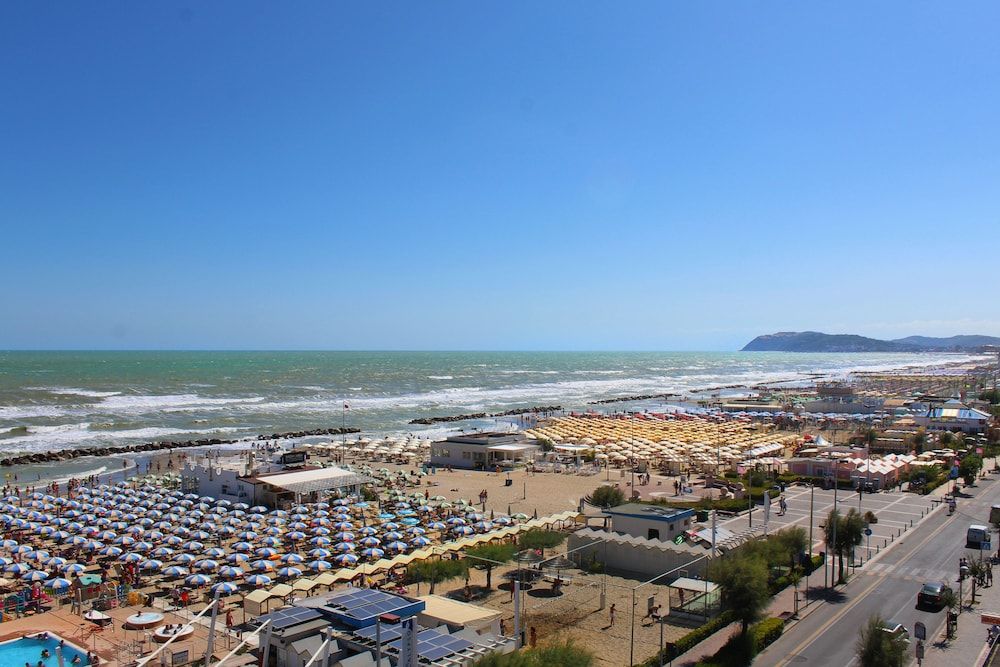 Hotel Silvia Misano Adriatico 3 estrelas em Misano Adriatico