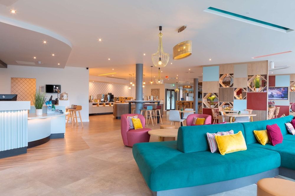 Hampton by Hilton Ashford International 3