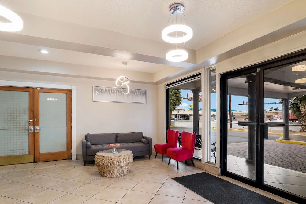 SureStay Hotel by Best Western Laredo 2