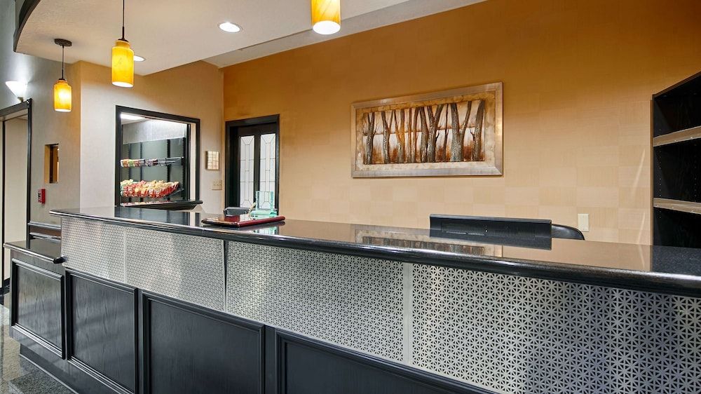 Best Western Plus Northwest Inn & Suites 3