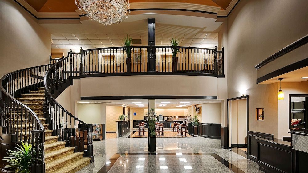 Best Western Plus Northwest Inn & Suites 1
