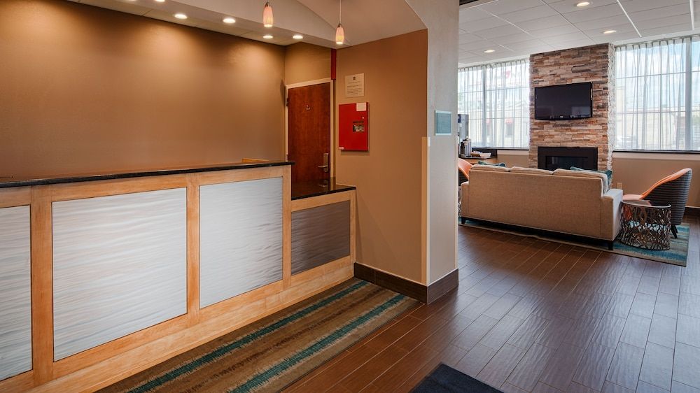 Best Western Hartford Hotel & Suites 3