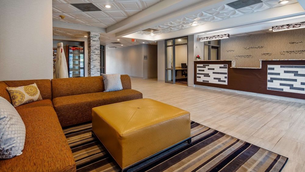 Best Western Knoxville Suites - Downtown 2