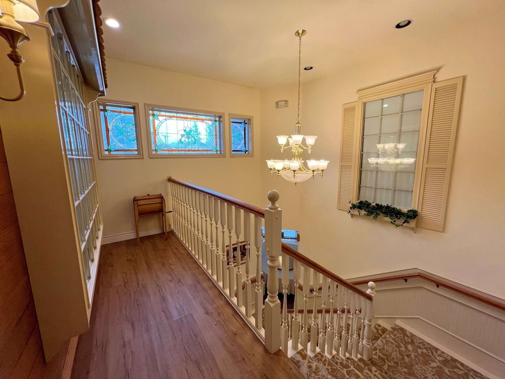 Best Western Grandma's Feather Bed 2