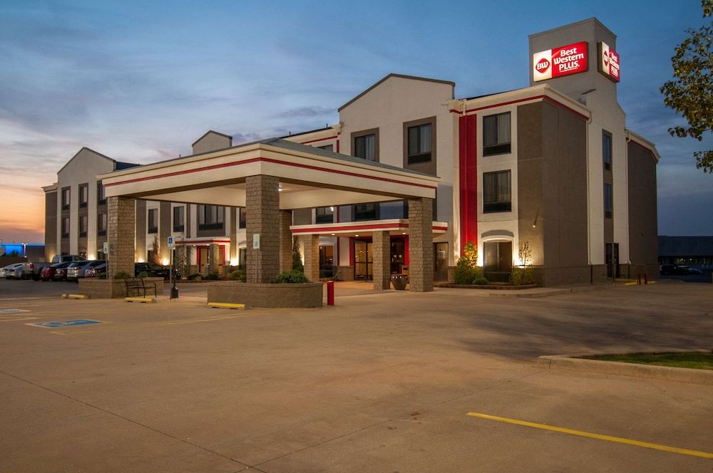 Best Western Plus Memorial Inn & Suites 1
