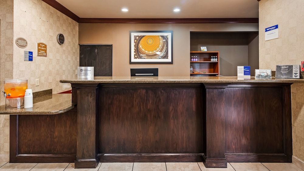 Best Western Plus Memorial Inn & Suites 2