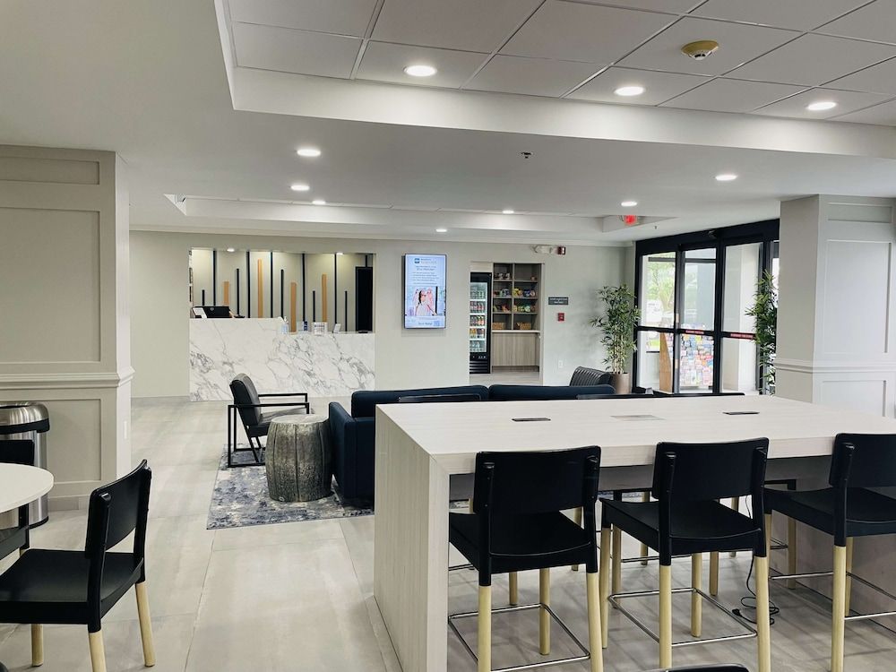 Best Western Plus Sugar Land/Stafford 3