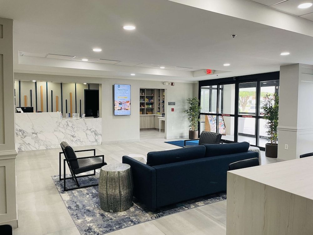 Best Western Plus Sugar Land/Stafford 2