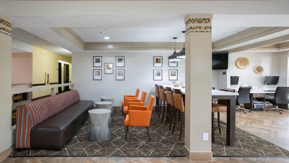 Best Western Plus Addison/Dallas Hotel 3