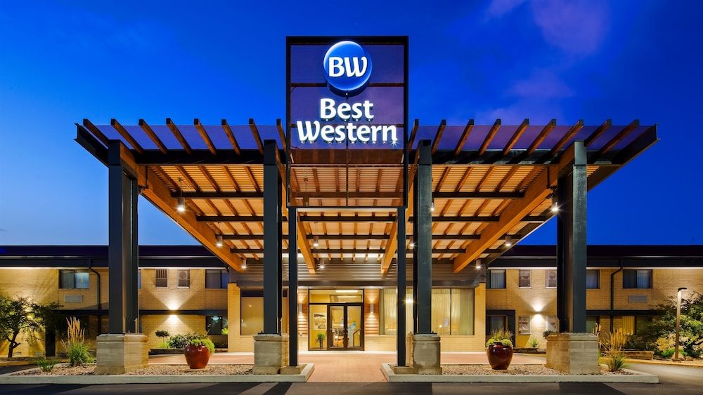 Best Western West Towne Suites 1