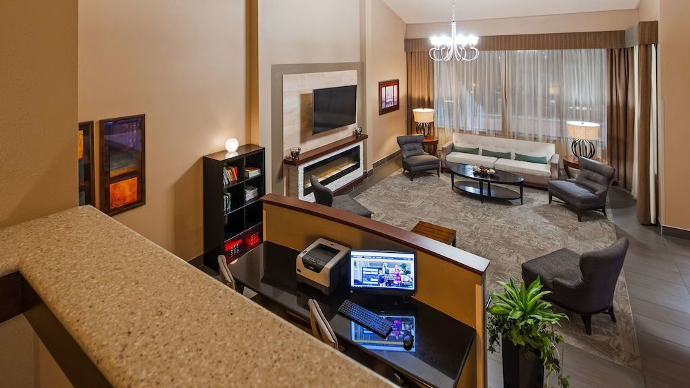 Best Western West Towne Suites 2