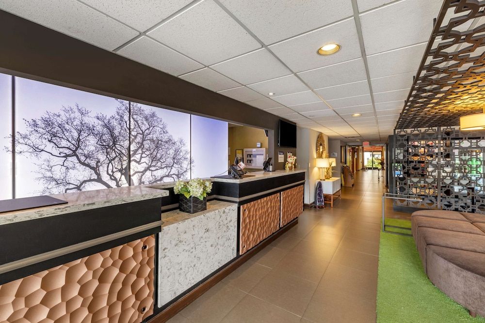 Best Western Plus Thousand Oaks Inn 2