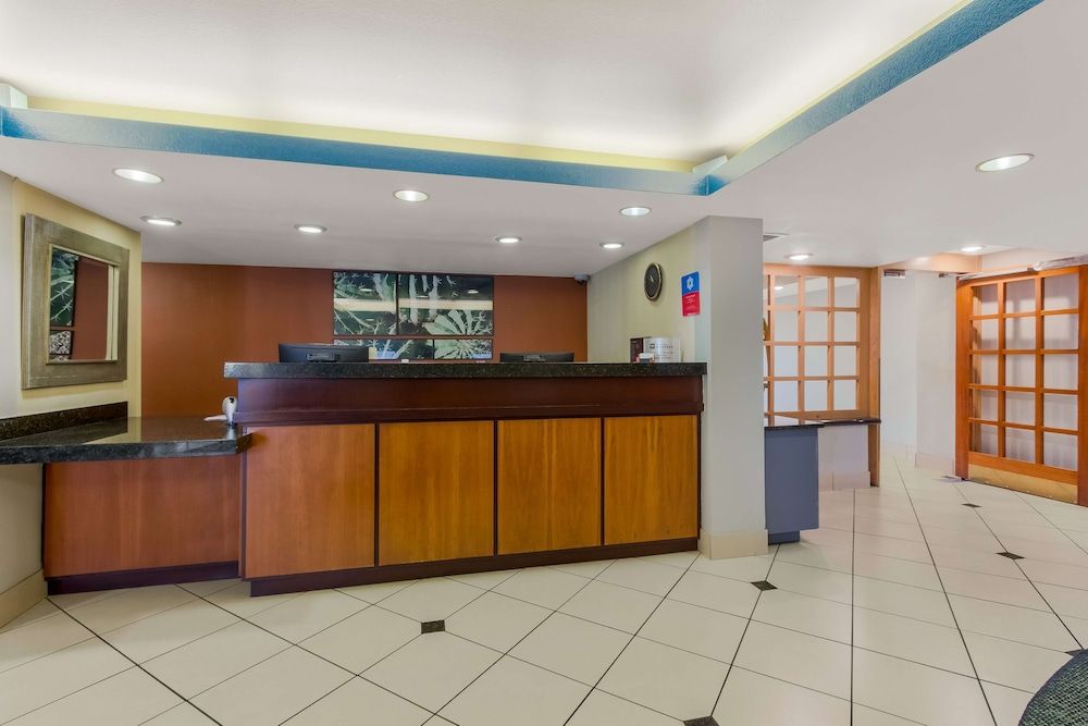 SureStay Plus Hotel by Best Western Scottsdale North 3