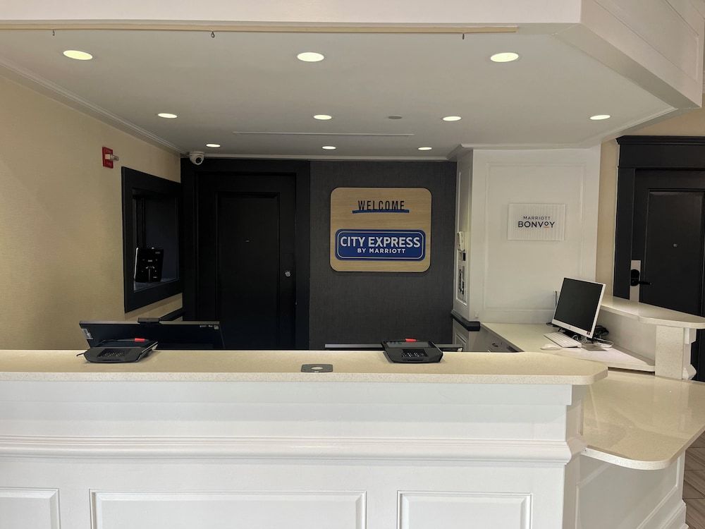 City Express by Marriott New Orleans 1-10 3