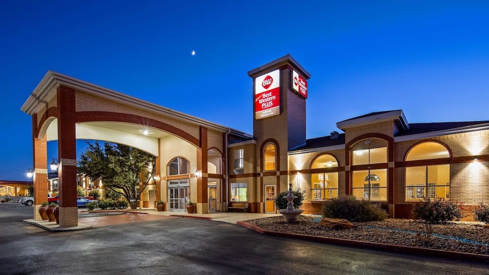 Best Western Plus Lubbock Windsor Inn 1