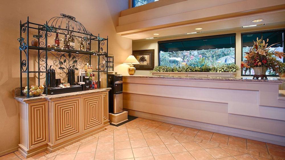 Best Western Plus Black Oak 2