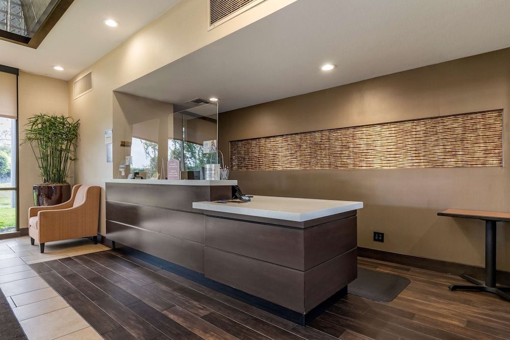 Best Western Plus Garden Court Inn 3