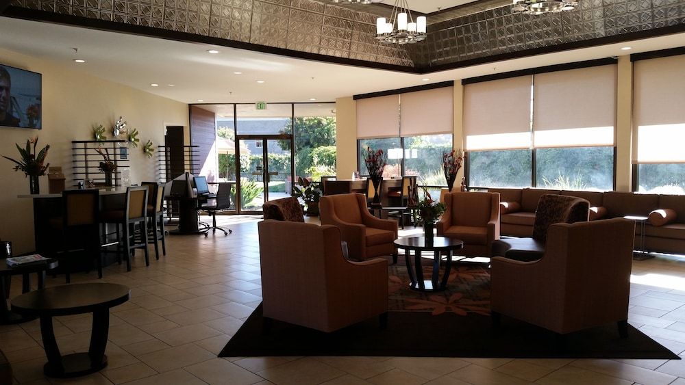 Best Western Plus Garden Court Inn 2