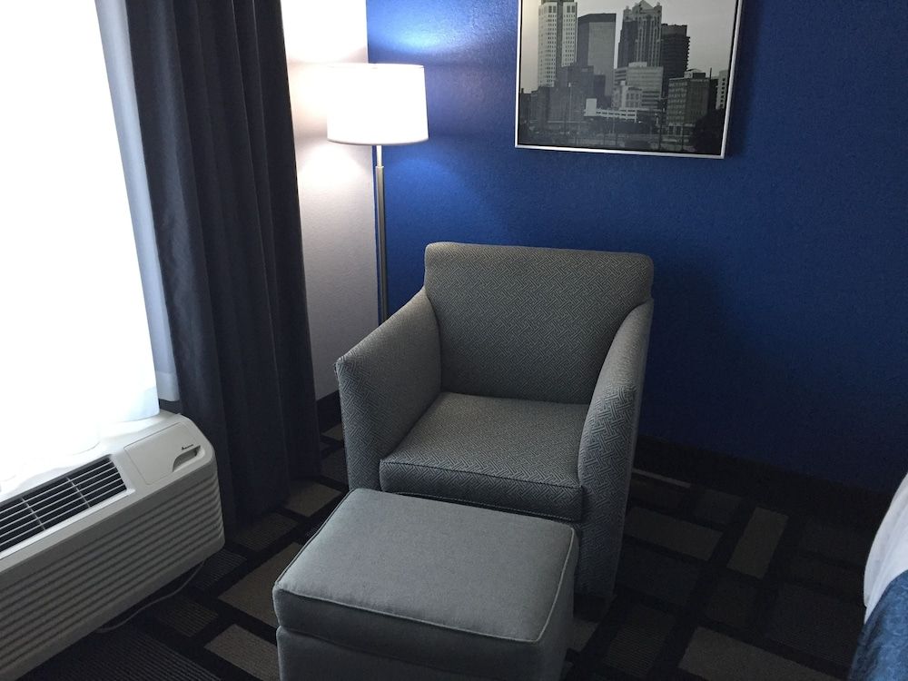 Best Western Plus Birmingham Inn & Suites 3